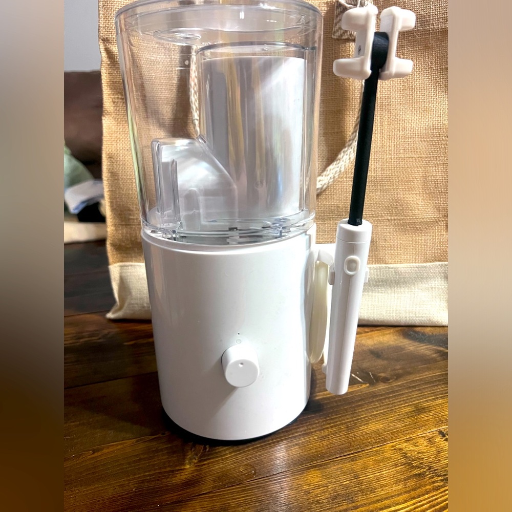 Insta-Floss Water Pik